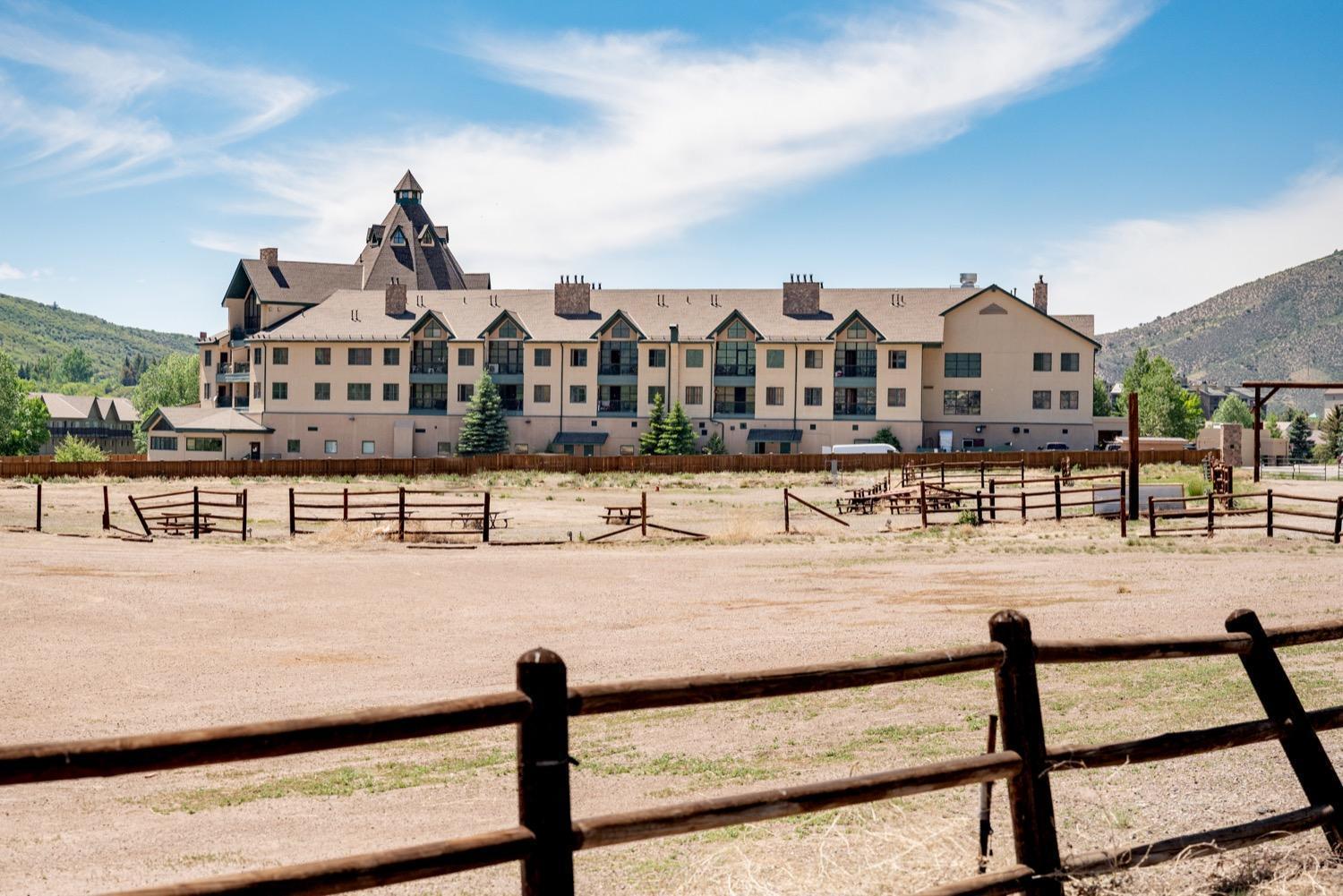 Mountain Views Galore - Avon Condo - Walk To Town Exterior foto